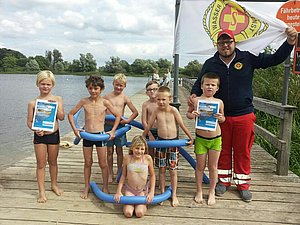 Schwimmkurs im Naturbad Teterow Foto ASB
